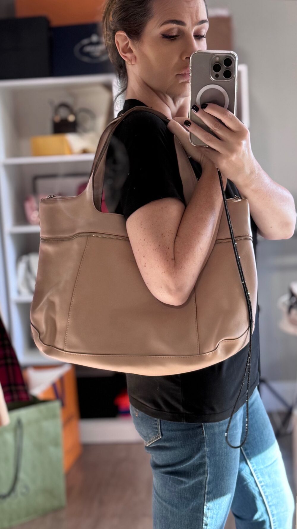 Longchamp - Image 2