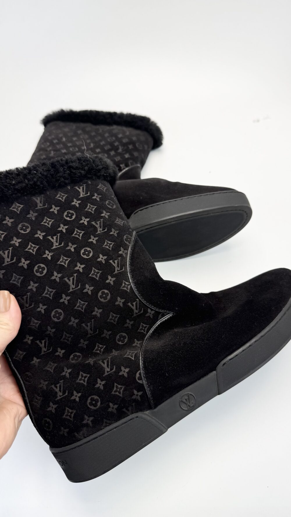 Bota LV com pelo - Image 4