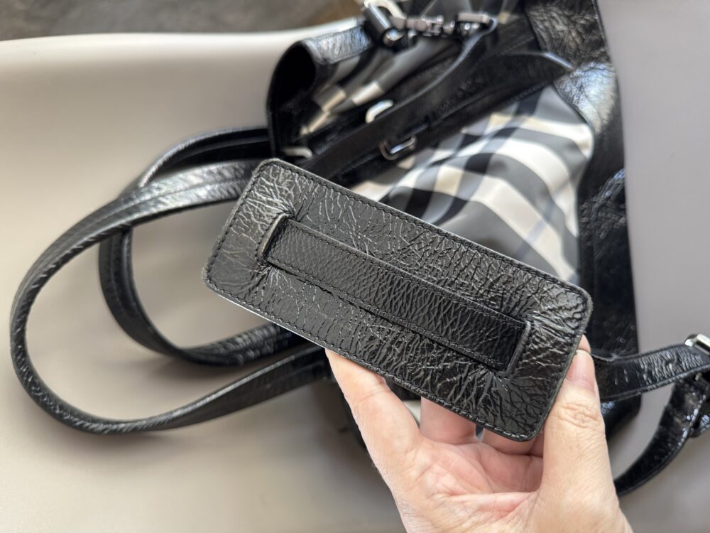 BURBERRY Sacola Lowry De Nylon Preto Beat Check - Image 3