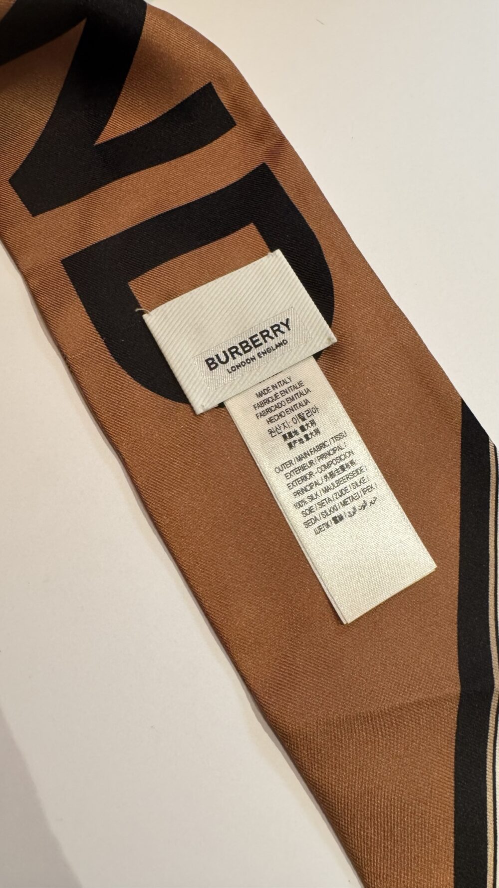 Burberry
BagScarf in Brown, Fabric - Image 8
