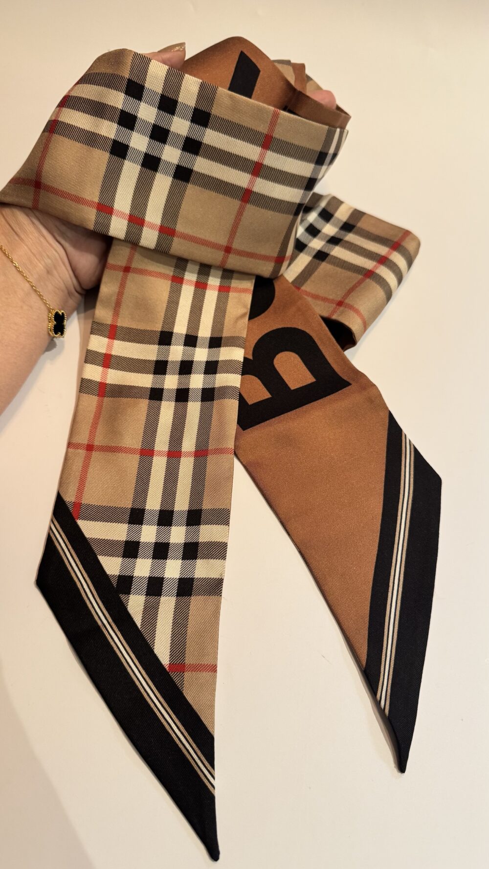 Burberry
BagScarf in Brown, Fabric - Image 9