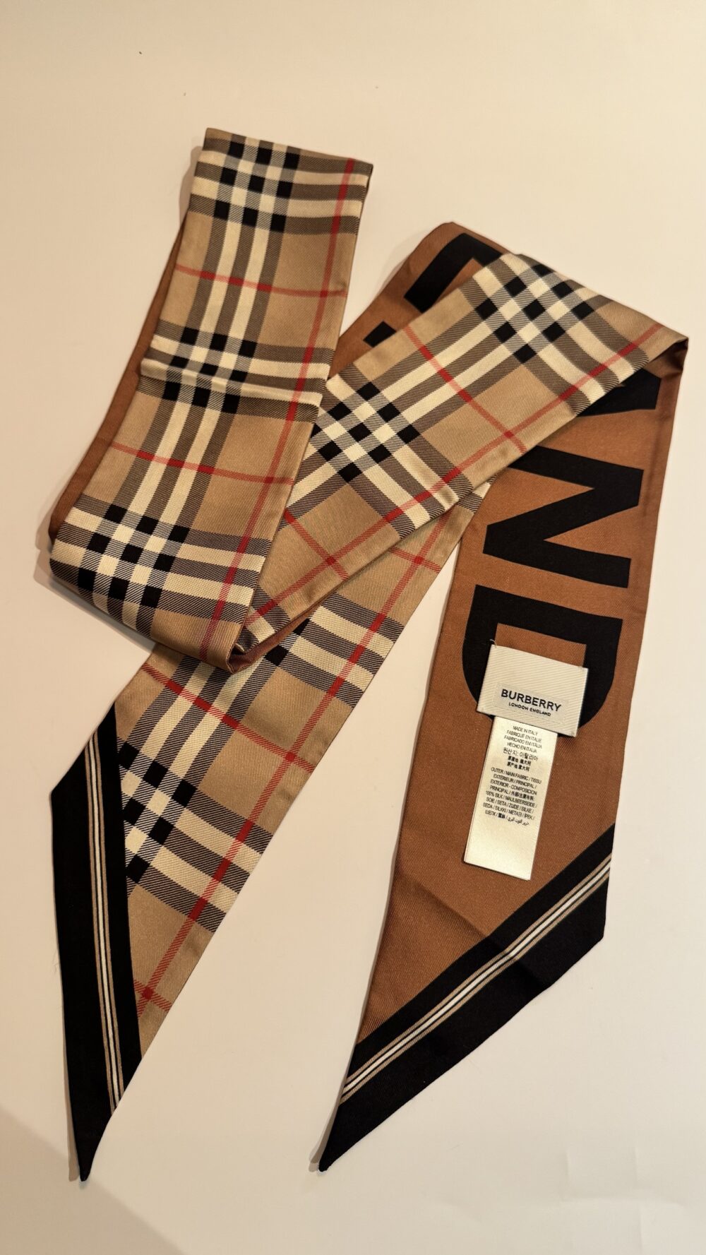 Burberry
BagScarf in Brown, Fabric - Image 10