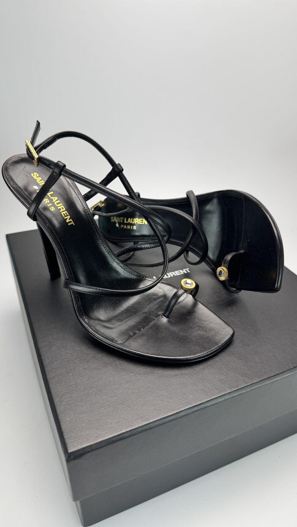 Sandália Saint Laurent