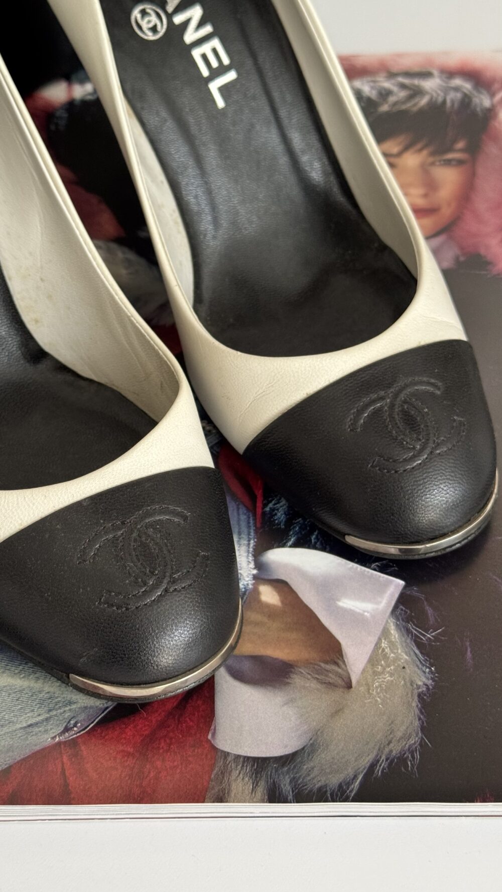 Scarpin Chanel bicolor - Image 5