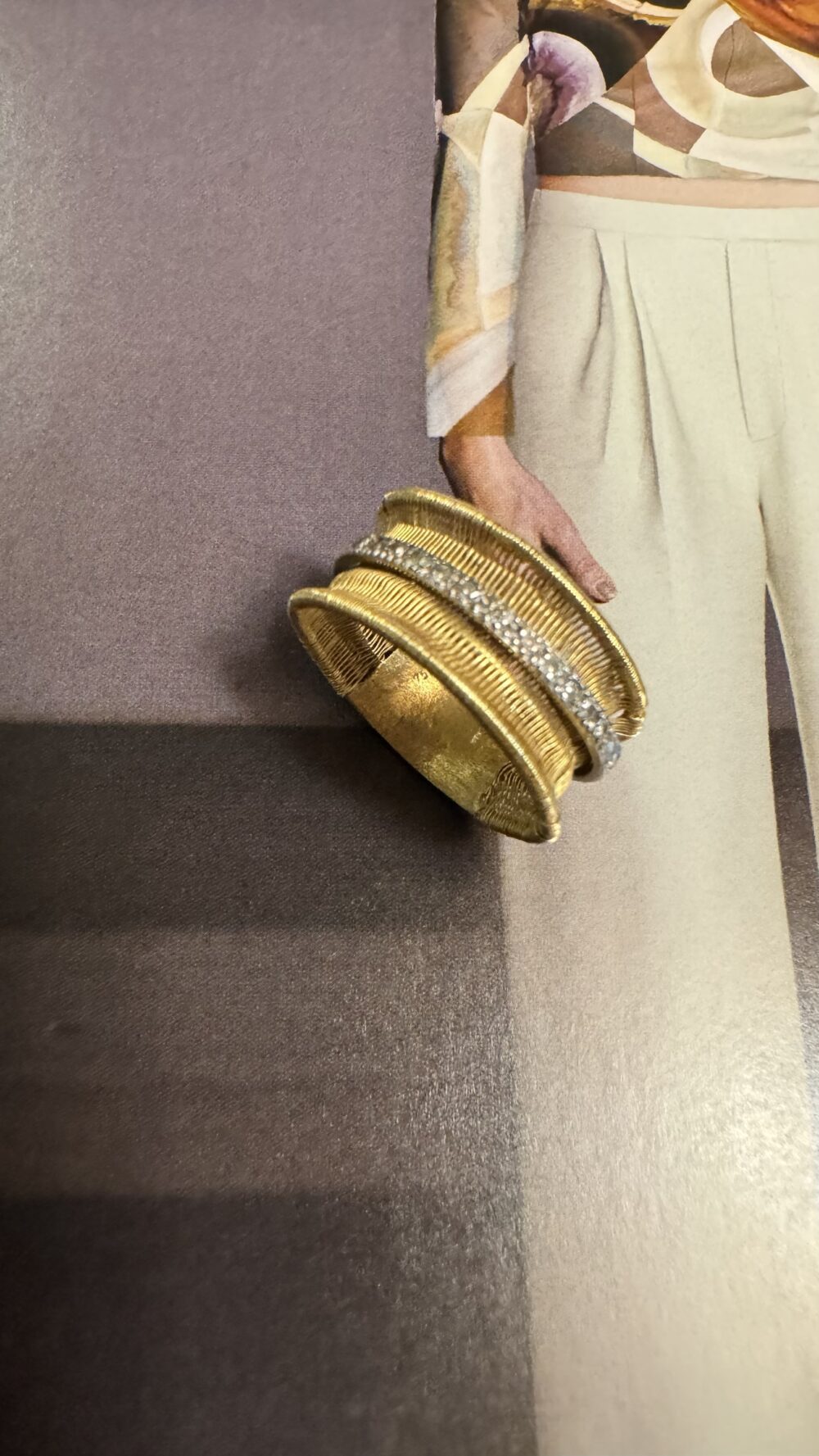 Anel Vivara Esteira Ouro Amarelo Branco Diamantes - Image 3