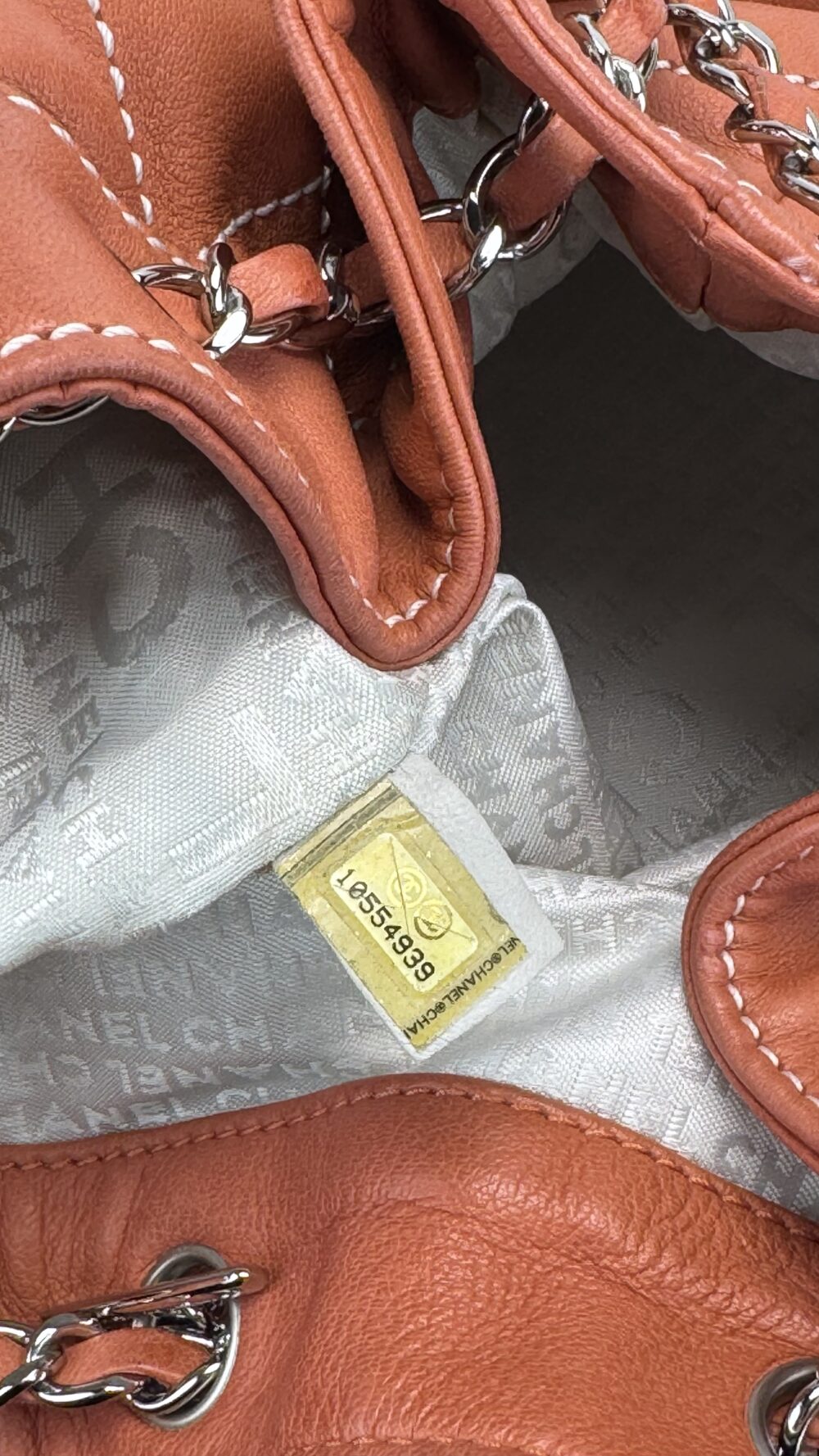 Chanel Supique leather bucket bag - Image 8