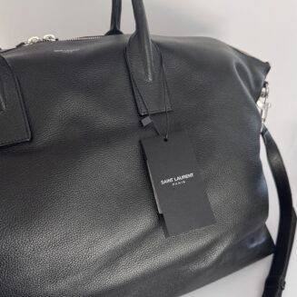 Mala Saint Laurent