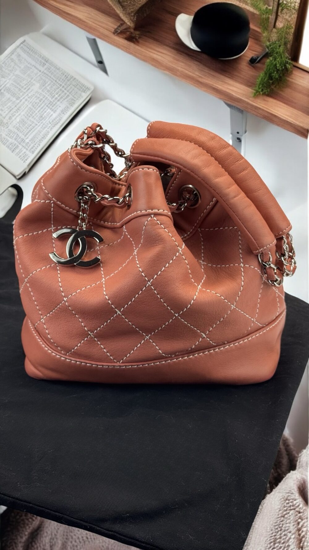 Chanel Supique leather bucket bag