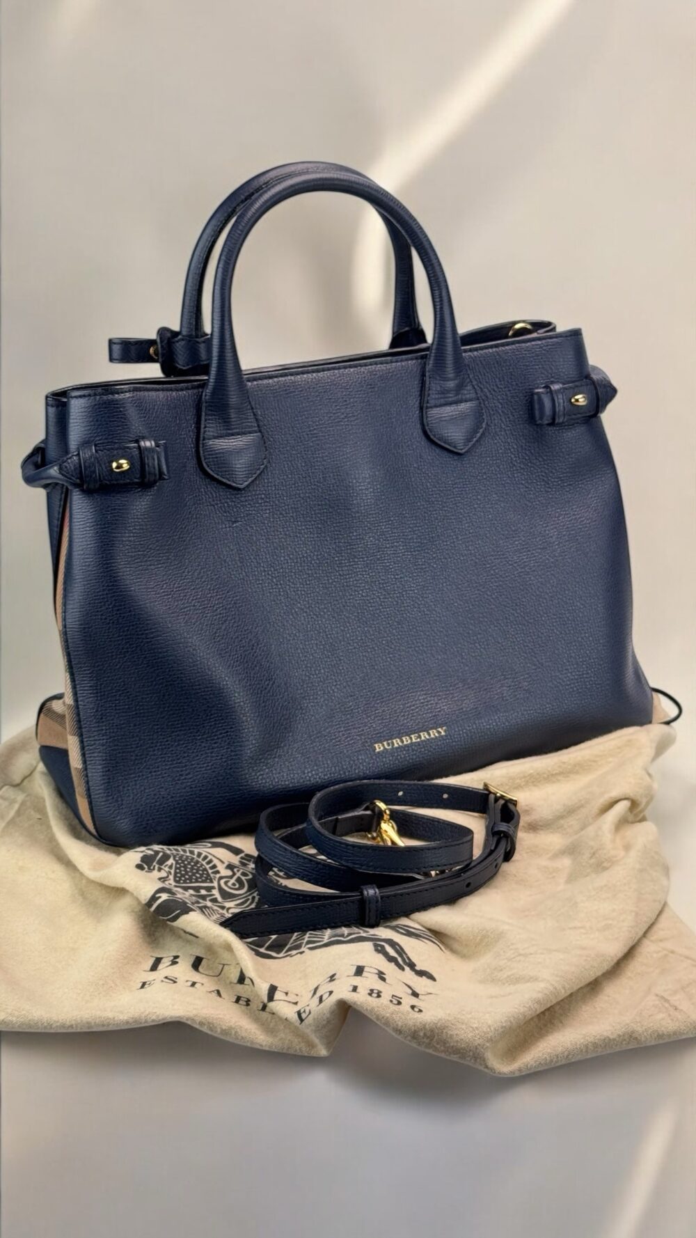 Burberry Marinho