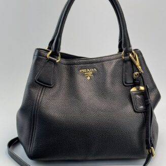 Prada preta