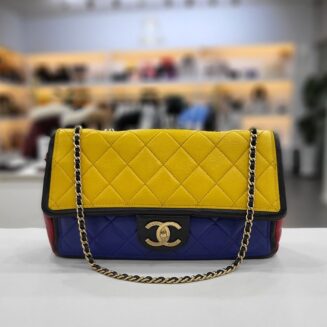CHANEL 
Lambskin Tri-Color Medium Graphic Flap