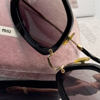 Óculos Miu Miu preto
