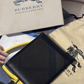 Carteira Burberry