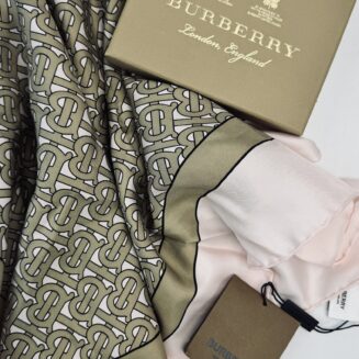 Lenço 90 x 90cm Burberry seda