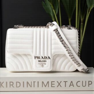 Prada Diagramme média