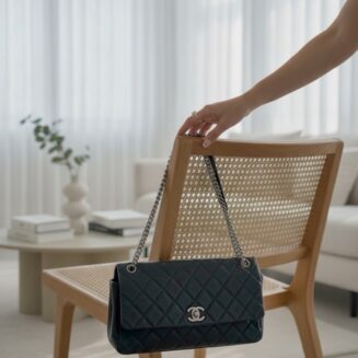 Chanel Lady Pearly Flap couro caviar granulado preta