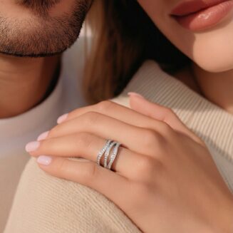 Anel H STERN em ouro branco 18k Niemeyer collection com diamantes.