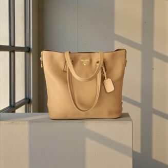 Prada Vitello Daino Shopping Tote na cor bege