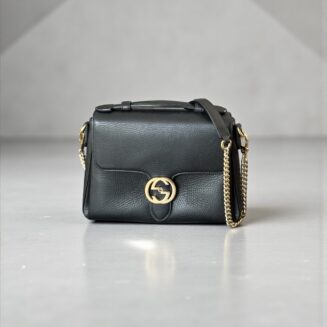 Gucci Interlocking G em couro preto