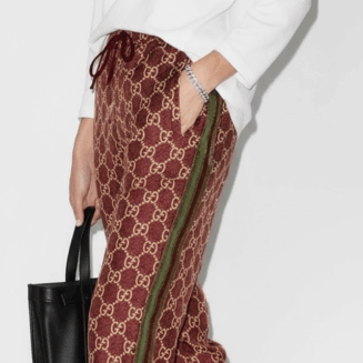 Calça Gucci Burgundy GG Supreme Print Silk Joggers