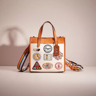 Coach Field Tote 22 Pride