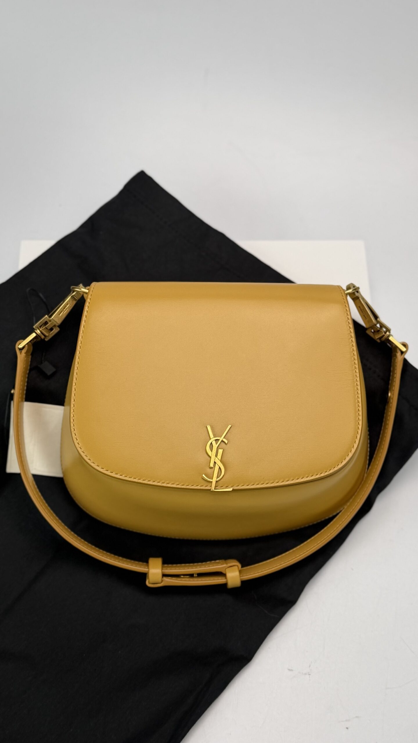 Saint Laurent Voltaire - Imagem 3