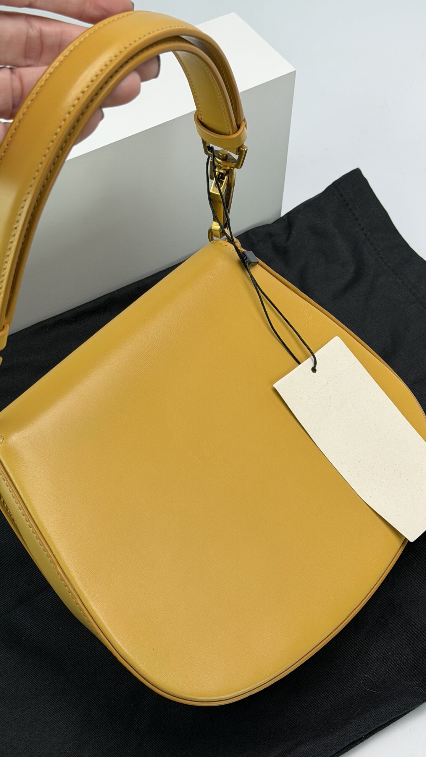 Saint Laurent Voltaire - Imagem 4
