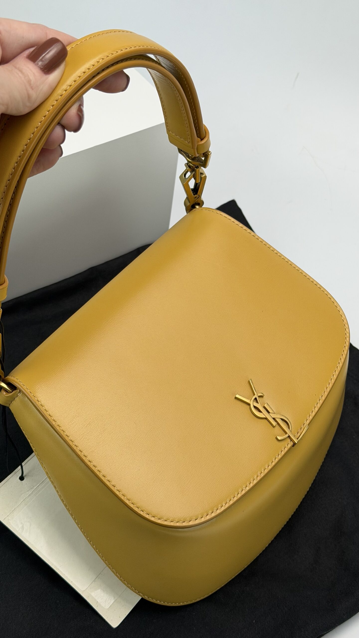 Saint Laurent Voltaire - Imagem 2