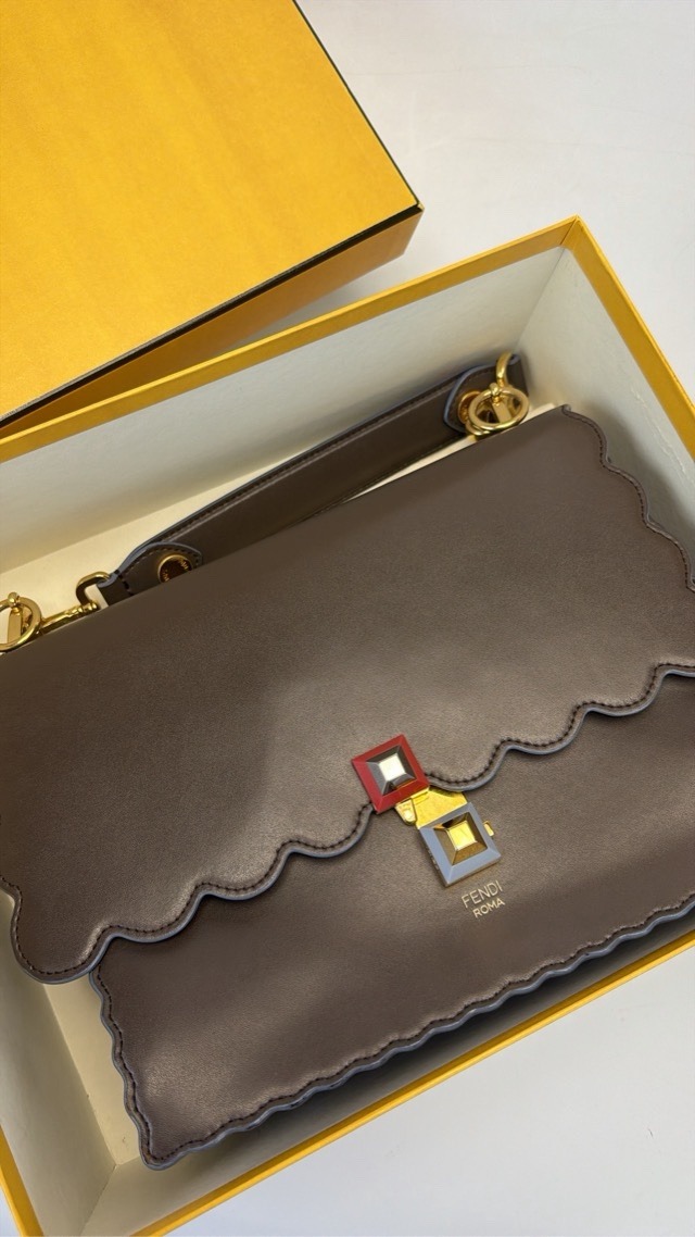 Fendi Kan I Scalloped - Imagem 2